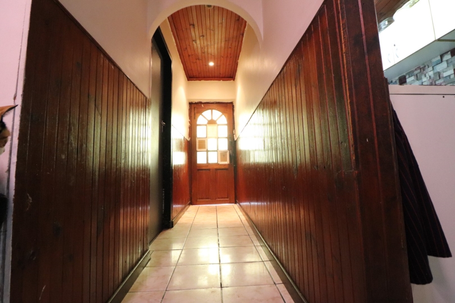 5 Bedroom Property for Sale in Lentegeur Western Cape